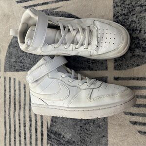 Nike Court Borough Size 3Y